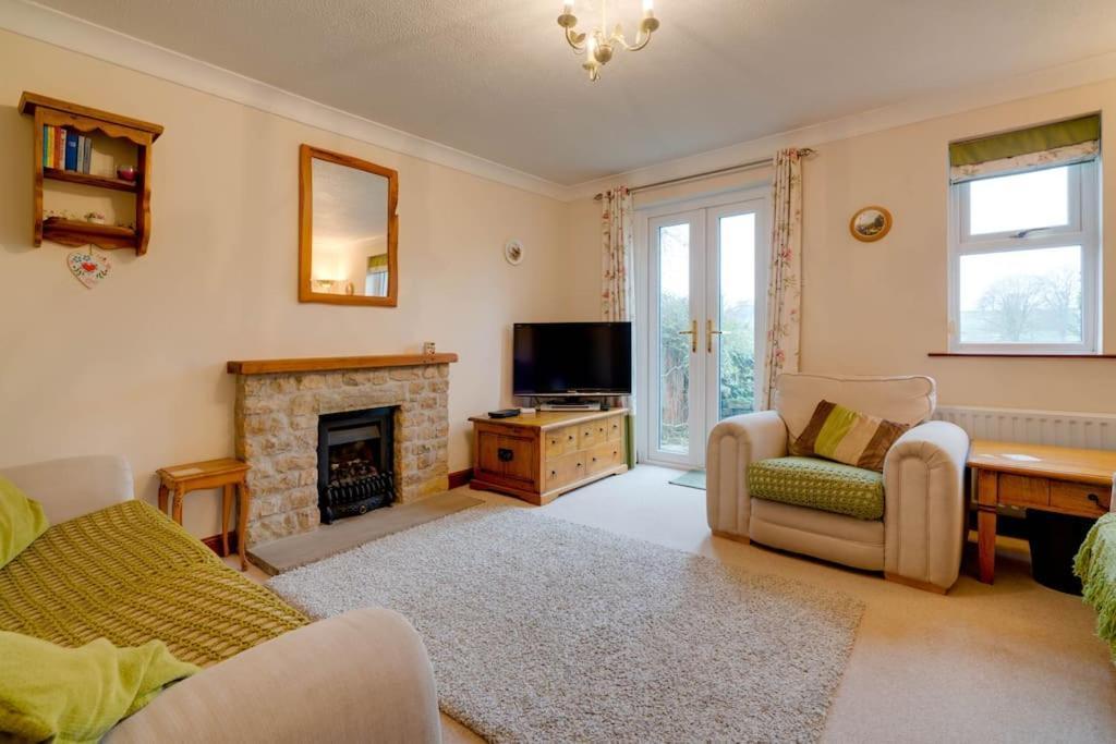 Barley Cottage Whittington  Dış mekan fotoğraf
